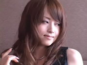 요시자와 아키호가 침대에서 당신을 유혹합니다